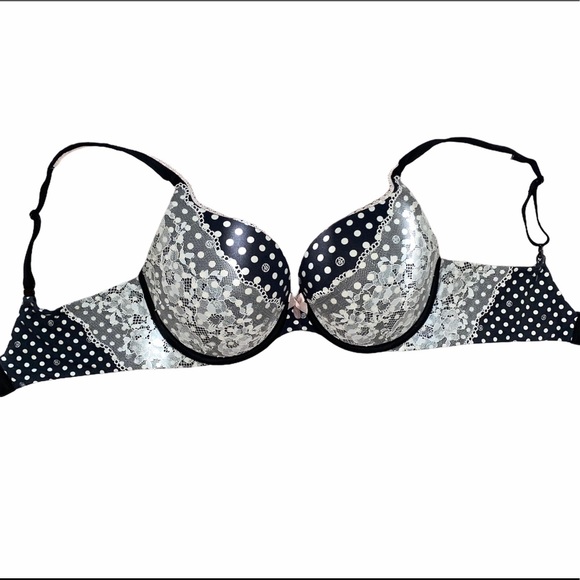 32DD Brand New Victoria Secret Bra - Picture 2 of 5